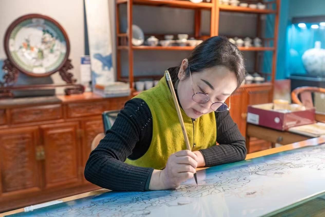 Ceramic Ancient Color Artist:  Wu Yunxia